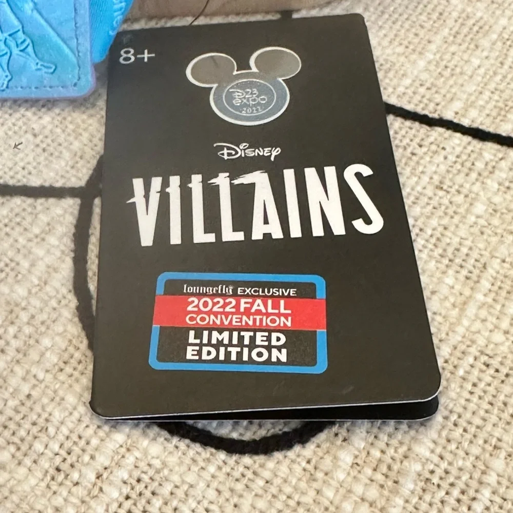 Loungefly Disney Limited Edition Convention Villains Constellation Cardholder